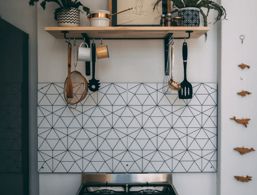 Kitchen with tiled backsplash